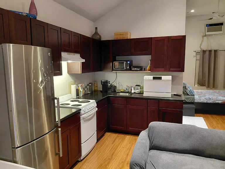 414 Peden St #A — Photo 11