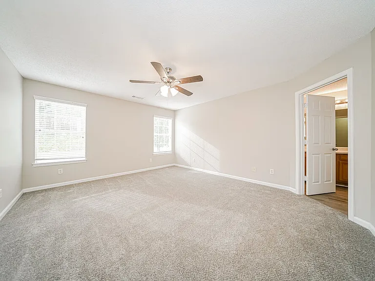 301 Othello Dr — Photo 12