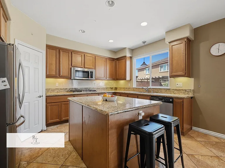12488 Celebration Dr — Photo 8