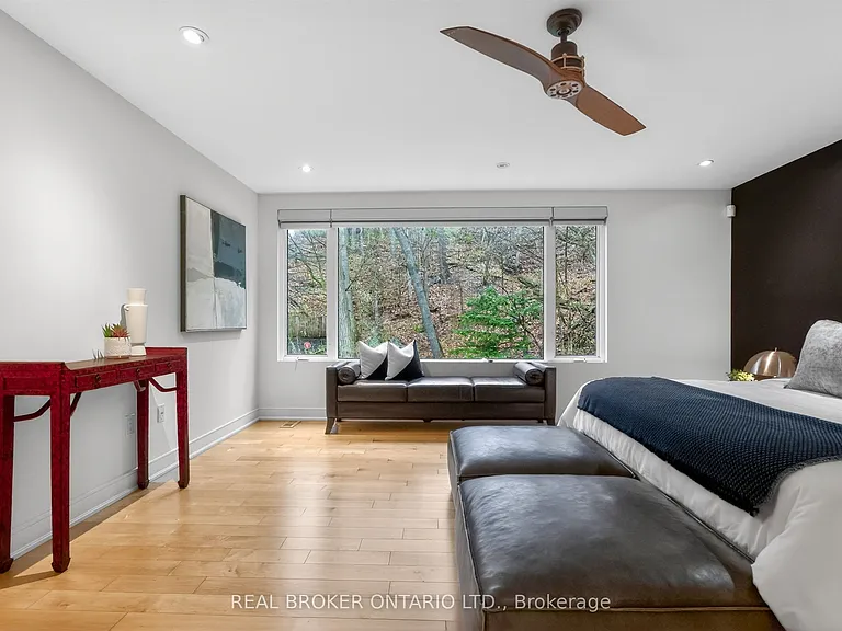 88 Kingsway Way — Photo 21