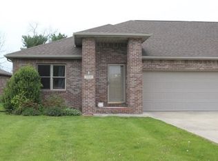 715 S Silverwood Rd, Muncie, IN 47304