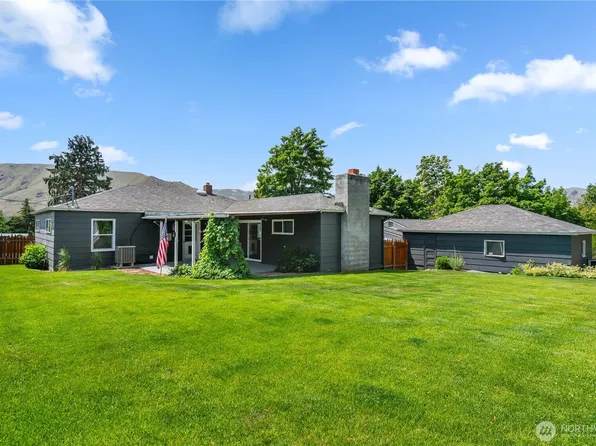 367 1st Street SE, East Wenatchee, WA 98802