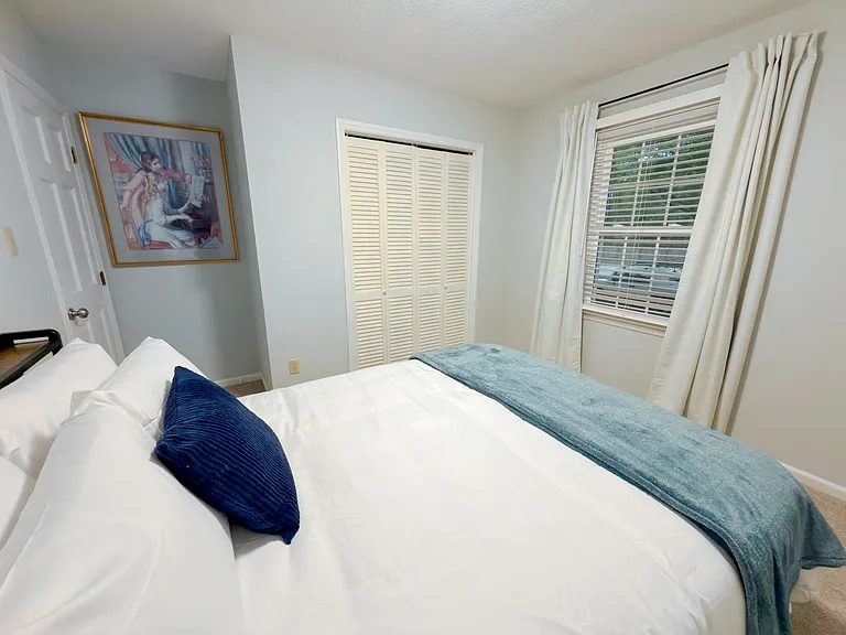 341 E Millbrook Rd — Photo 10
