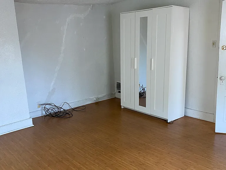 2333 Victor St — Photo 46