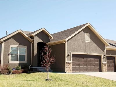 803 NW Par Dr, Grain Valley, MO, 64029