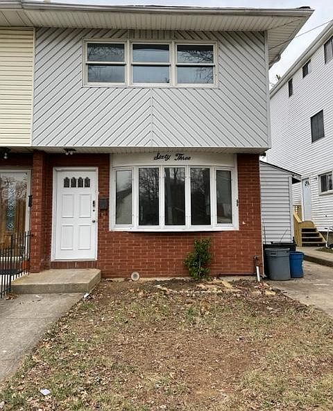 1st image of 63 Oakville St