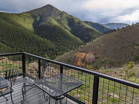 3rd image of 560 Emerson Gulch Rd
