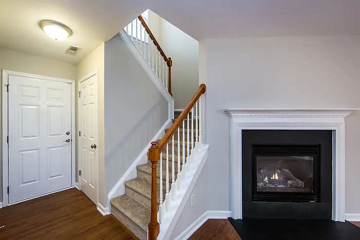 10420 Haddington Dr NW — Photo 3
