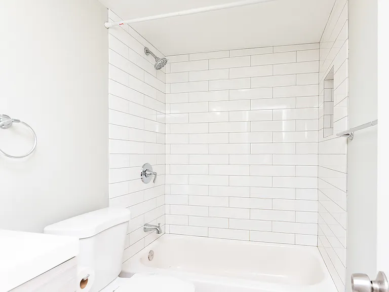 1431 W Flournoy St #G — Photo 10