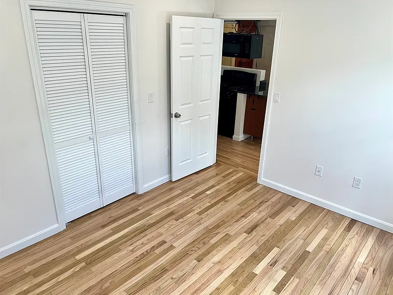 257 Pleasant St #8 — Photo 7