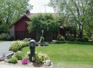 2615 Oak Valley Dr, Spring Grove, IL 60081