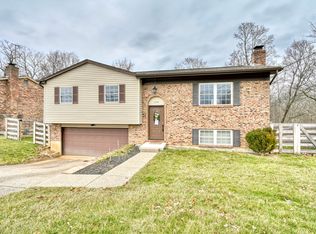 374 Knollwood Dr, Highland Heights, KY 41076