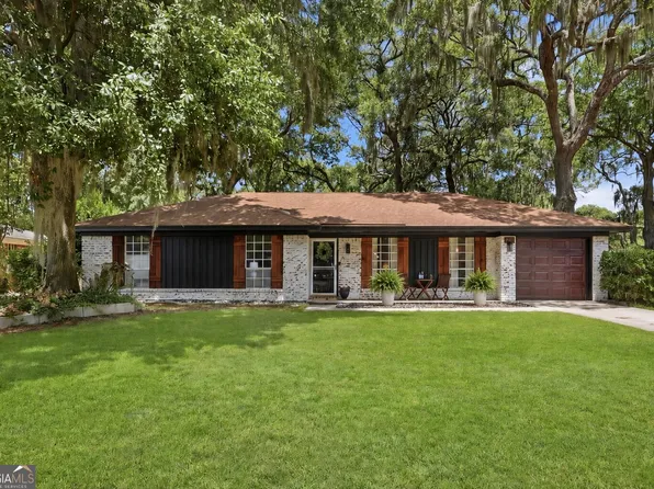 607 Leaning Oaks Dr, Savannah, GA 31410