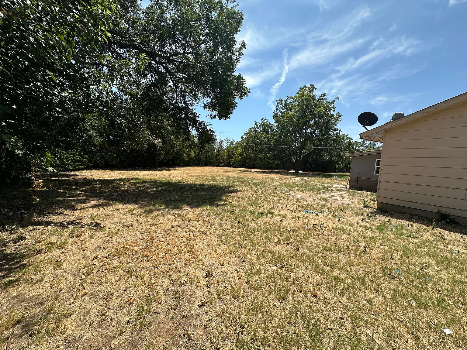 4 bed, 1.5 bath, 1281 sqft, $1,500 — Photo 3