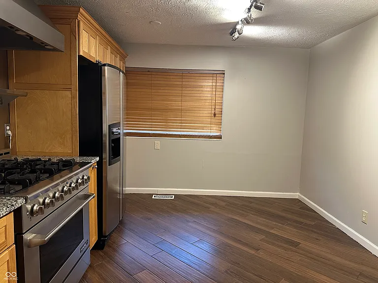 1545 Temperance Ave — Photo 10