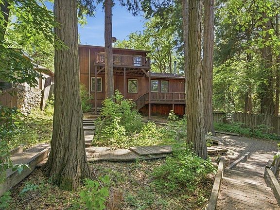 3rd image of 306 Gaudenzio St