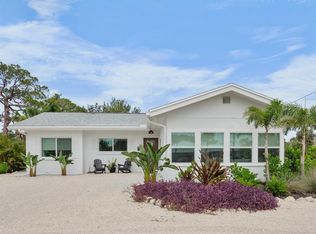 404 Bayshore Rd, Nokomis, FL 34275