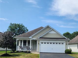 44 French Oaks Ln, East Amherst, NY 14051