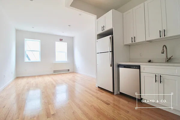 Rented by Grand & Co. | media 5