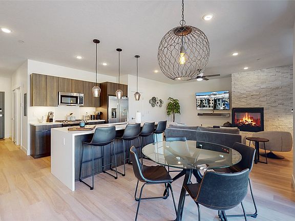 5th image of 930 Blue River Parkway UNIT 622