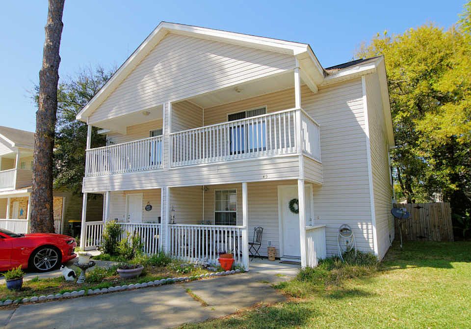 1st image of 49 Chatelaine Cir SE #0