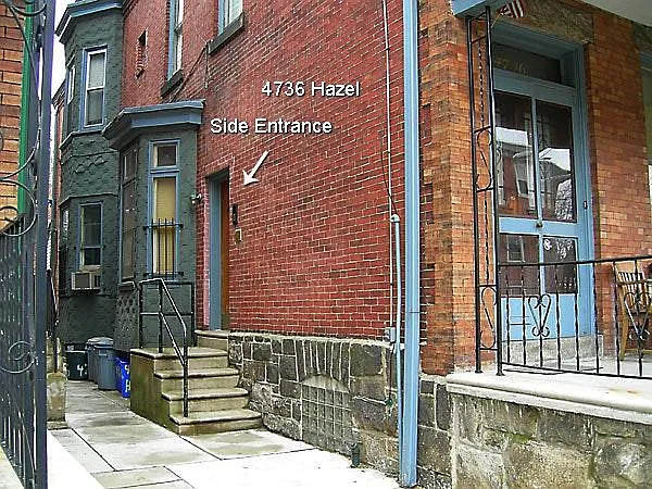 Entrance (on side)