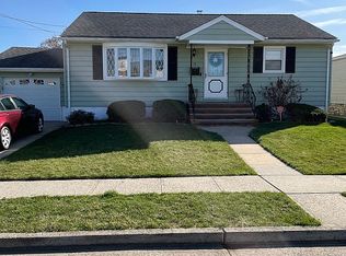 13 Patrick St, Carteret, NJ 07008