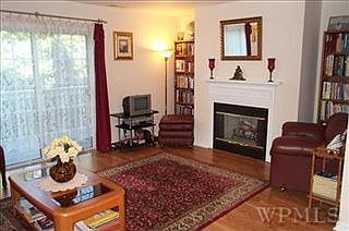 4th image of 4904 Applewood Cir