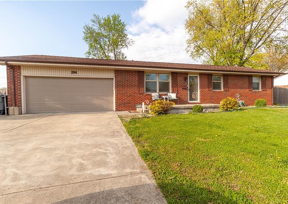 1st image of 204 Meadowlark Dr W