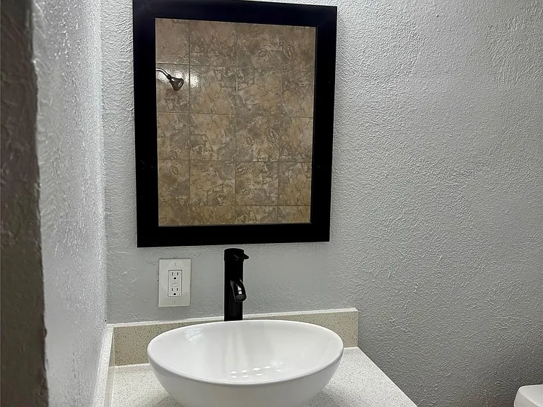 1125 Ann St #11 — Photo 5