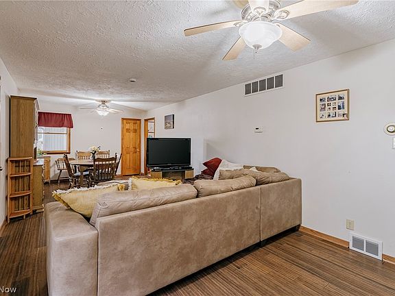 5th image of 17446 Snyder Rd