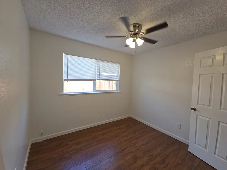 8533 Sun Florin Dr — Photo 4