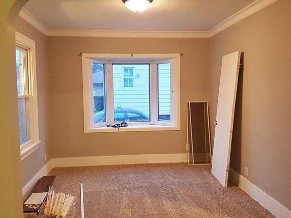 4th image of 1106 E Lake Ave