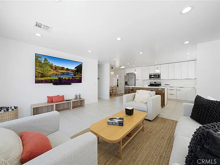 373 W Avenida Cerca — Photo 11