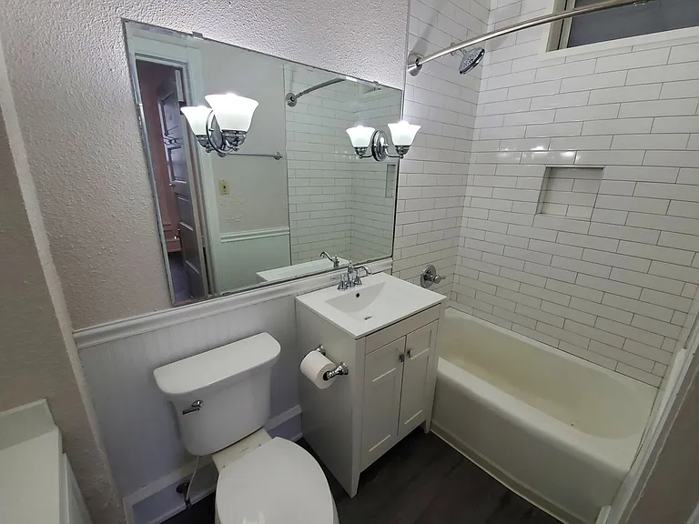 2054 N Cambridge Ave — Photo 20