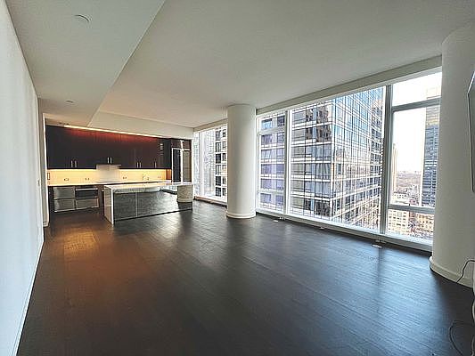 4th image of 20 W 53rd St #28B