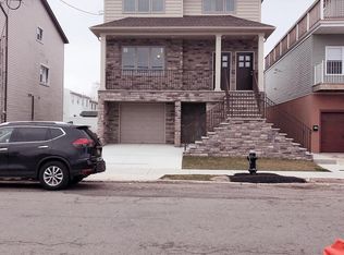 135 Cedar Grove Ave, Staten Island, NY 10306