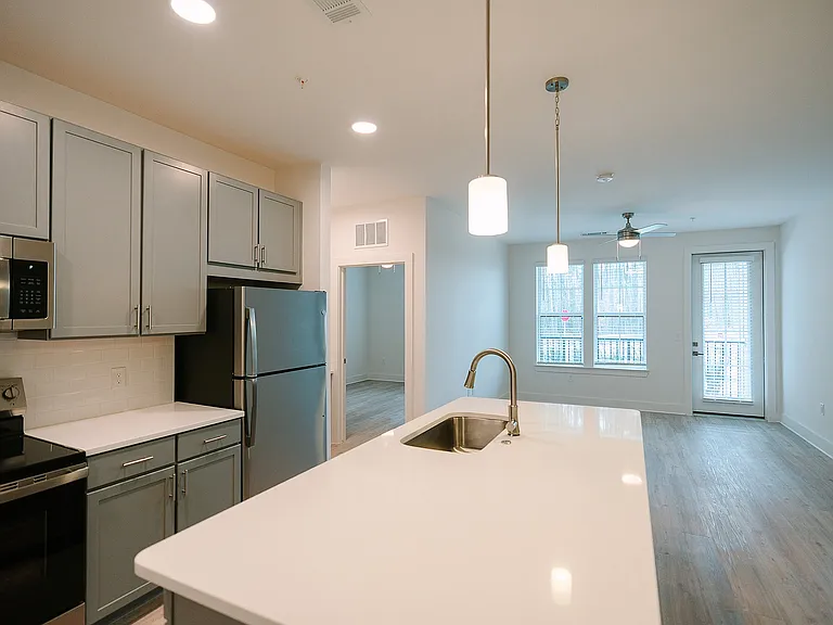 Welcome to the Residences at Sawmill - Luxury Apartment Homes Now Leasing in Summerville