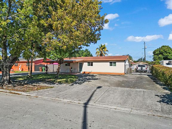 2nd image of 655 W 70th Pl