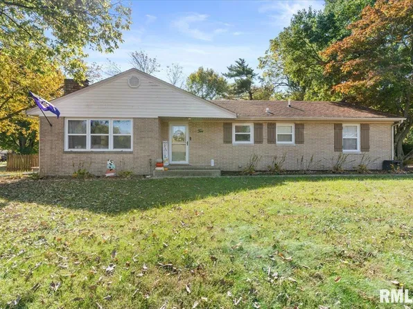 2 Apache Dr, Springfield, IL 62711