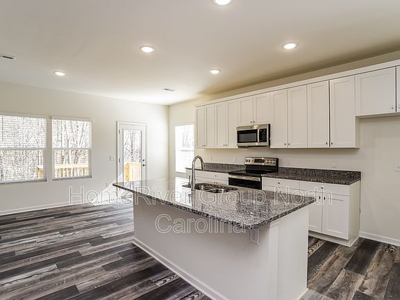 5th image of 106 Birchwood Dr
