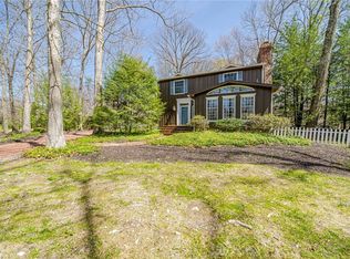 101 Charleston Dr, Ligonier, PA 15658
