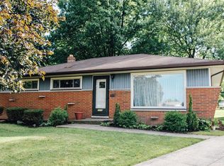 1113 Decker Dr, Parma, OH 44134