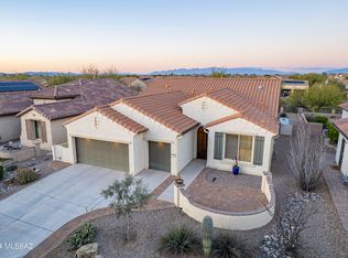 2243 E Thunderchief Dr, Green Valley, AZ 85614