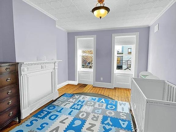 4th image of 346.5 8th St