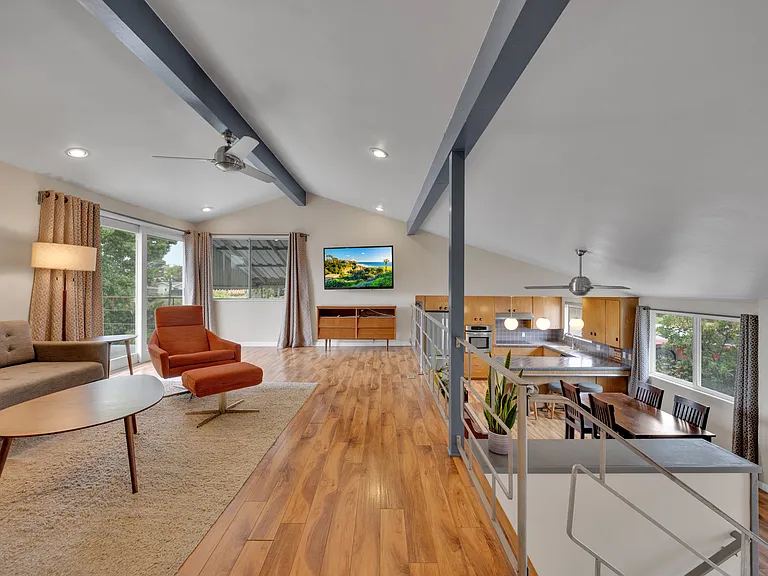 5621 Morro Way — Photo 33