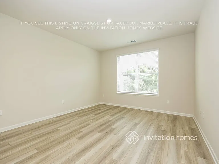 1011 Legacy Ct — Photo 5