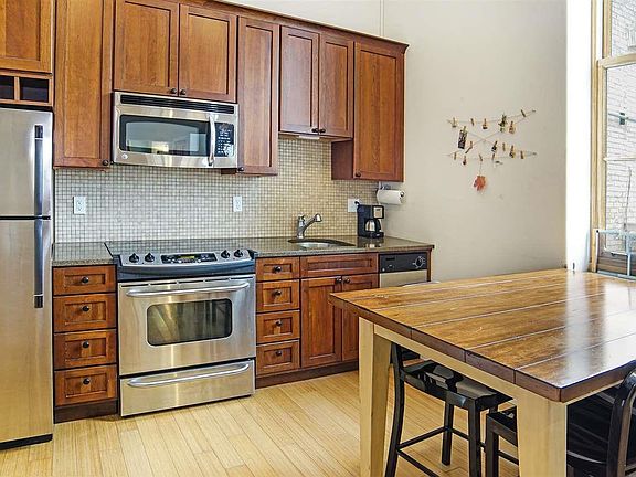 3rd image of 800 Cottage View Dr #317