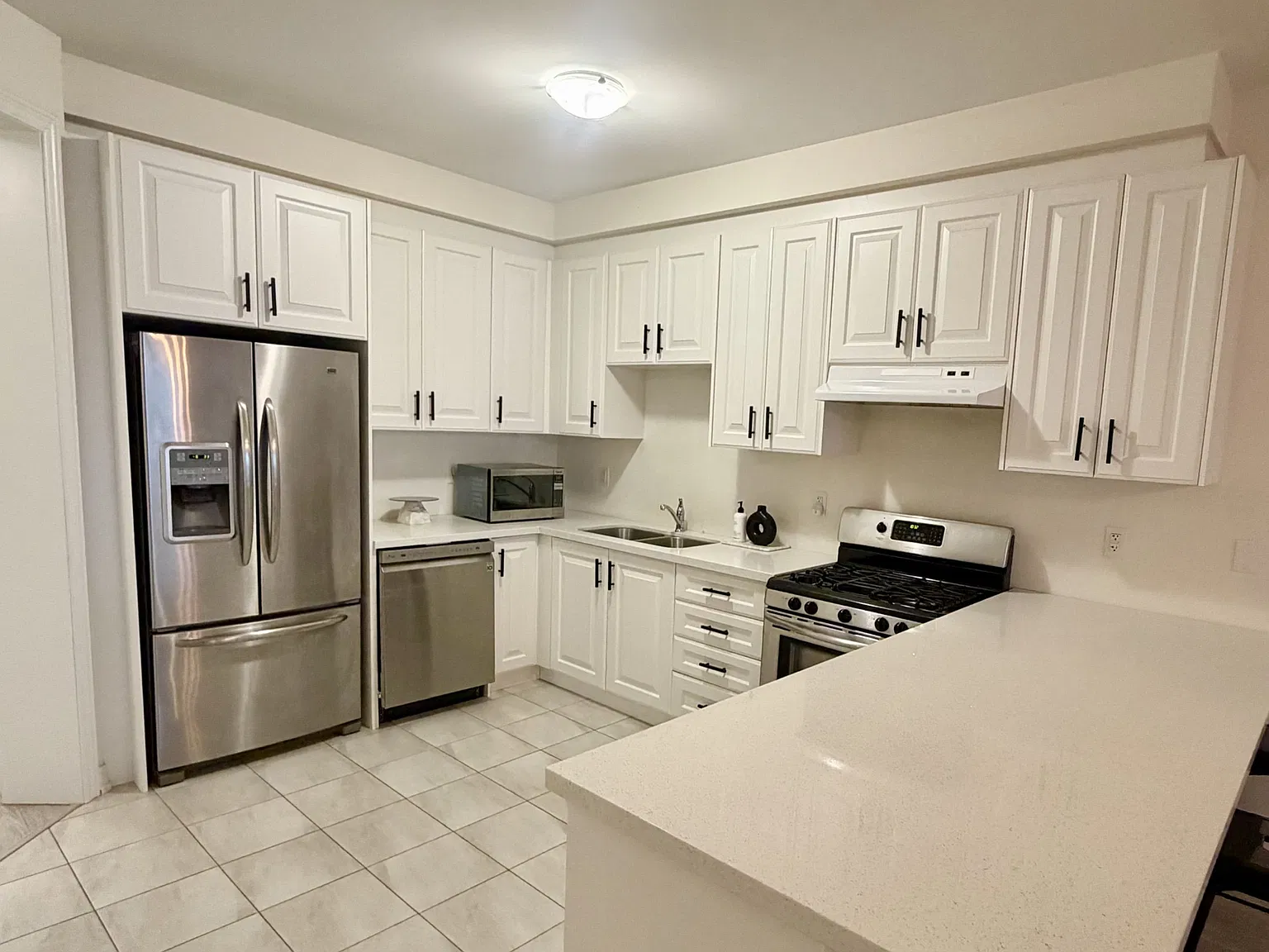 2 bed, $2,500 — Photo 4