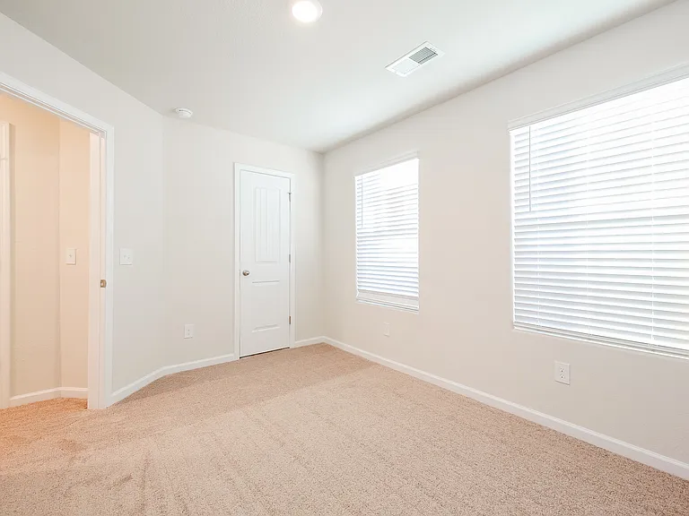2149 Southlea Dr — Photo 13